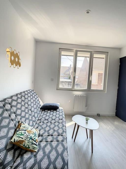 Cosy T2 Wifi Parking Proche Gare Centre Ville Saint-Quentin  Luaran gambar
