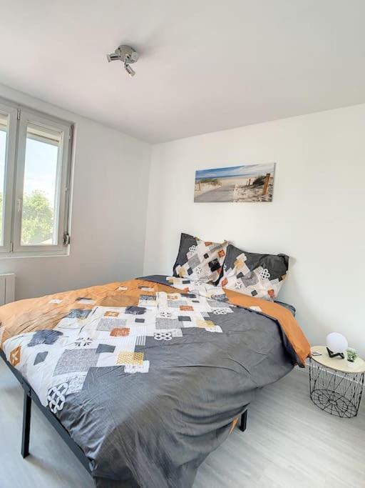 Cosy T2 Wifi Parking Proche Gare Centre Ville Saint-Quentin  Luaran gambar