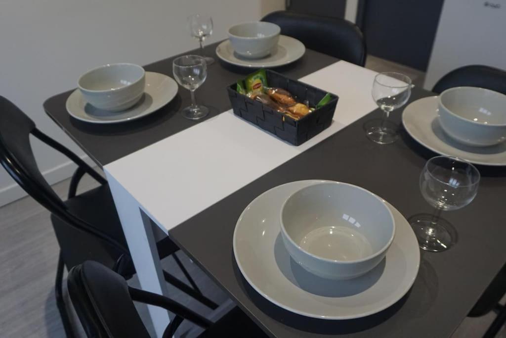 Cosy T2 Wifi Parking Proche Gare Centre Ville Saint-Quentin  Luaran gambar