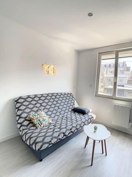 Cosy T2 Wifi Parking Proche Gare Centre Ville Saint-Quentin  Luaran gambar